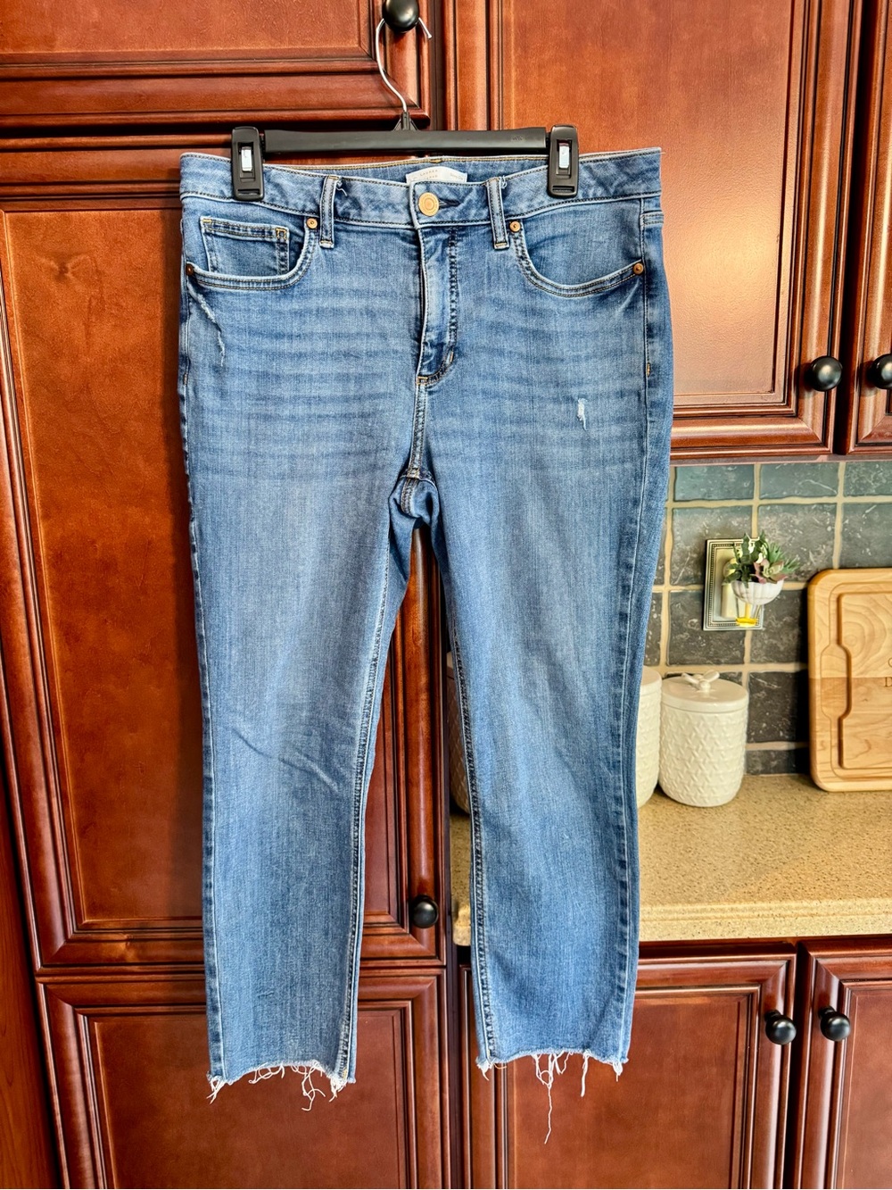 LC Lauren Conrad Medium Blue Cropped Straight Jeans